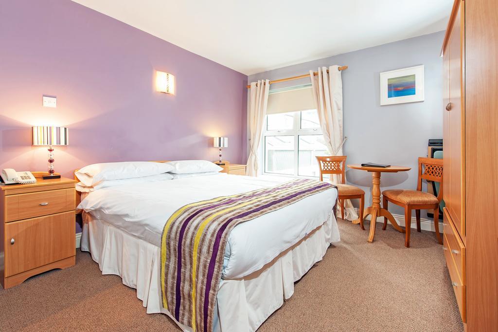 The Old Imperial Hotel Youghal Room photo